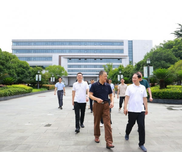 河池市向导赴嘉兴调研豪门国际官网丝绸 共商高端丝绸项目落地大计